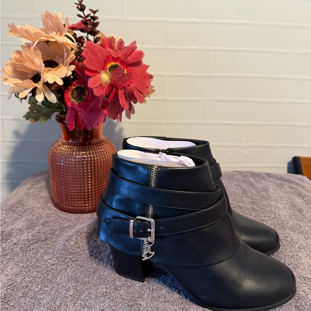 Thalia Sodi Black Ankle Booties